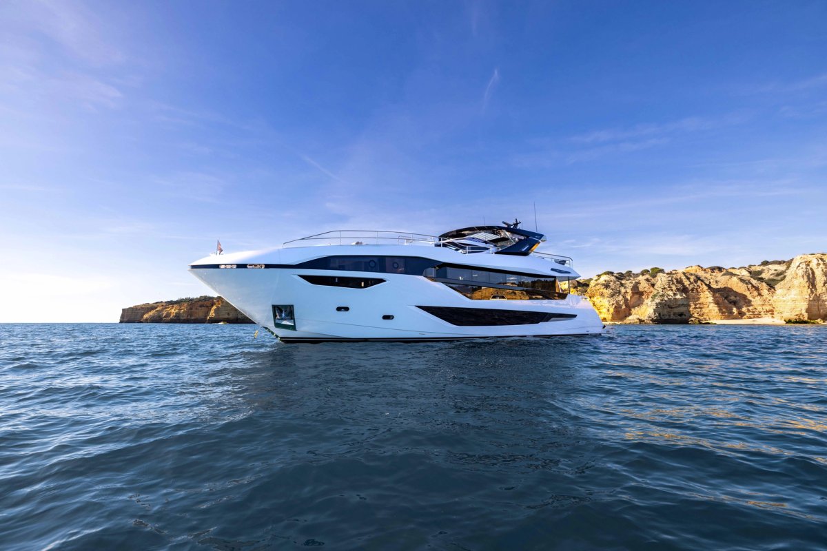 Sunseeker 100 Yacht: Beş kabinli büyük motoryat