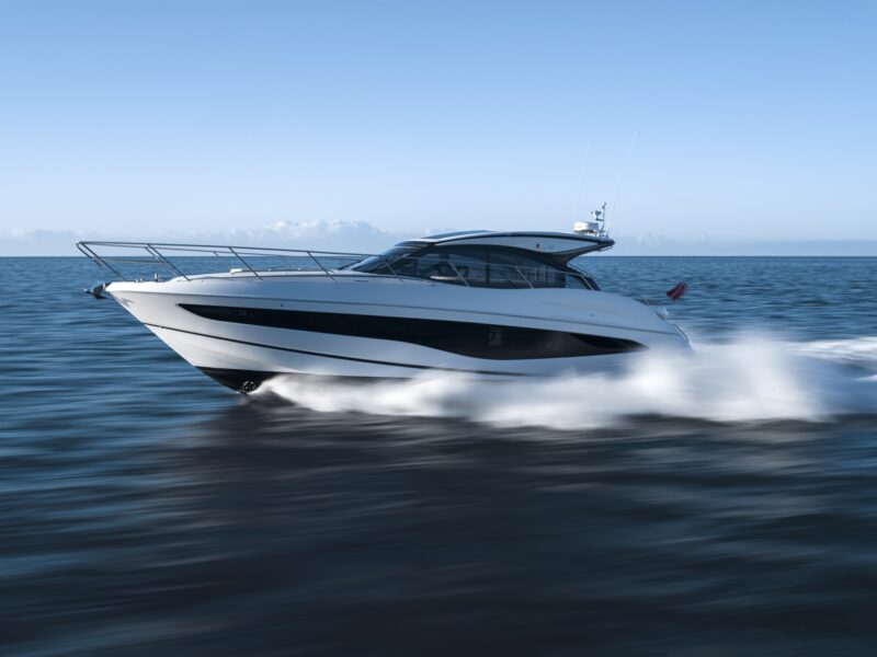 Princess V50: Open ve Deck Saloon için iki yorum