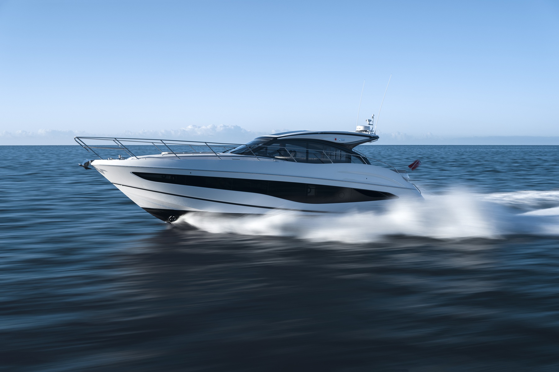 Princess V50: Open ve Deck Saloon için iki yorum